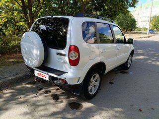 2017 Chevrolet Niva I Рестайлинг, белый, 750000 рублей, вид 3