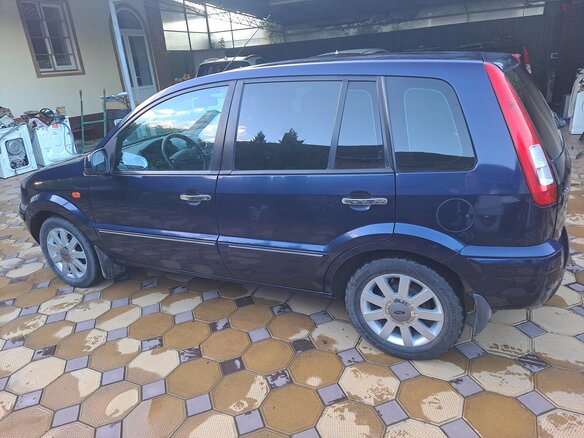2011 Ford Fusion I Рестайлинг, синий, 800000 рублей - вид 2