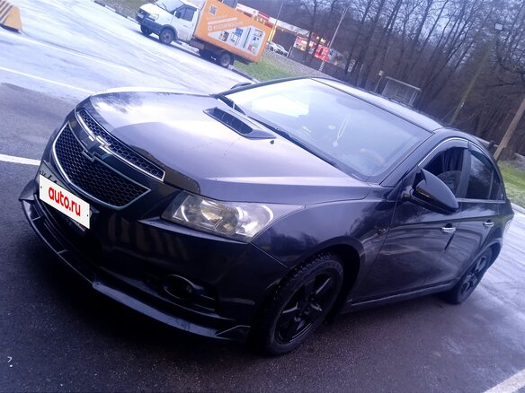 2011 Chevrolet Cruze I, чёрный, 850000 рублей - вид 2
