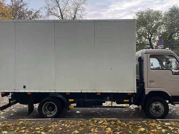 2007 Dongfeng EQ1030/1040, бежевый, 400000 рублей - вид 2