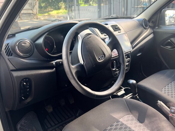 2019 Lada (ВАЗ) Granta I Рестайлинг, белый, 700000 рублей - вид 6