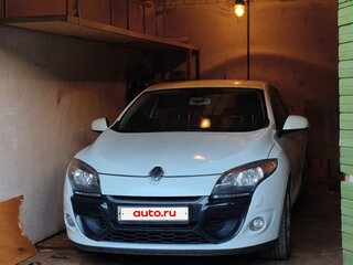 2013 Renault Megane III Рестайлинг, белый, 837000 рублей, вид 3