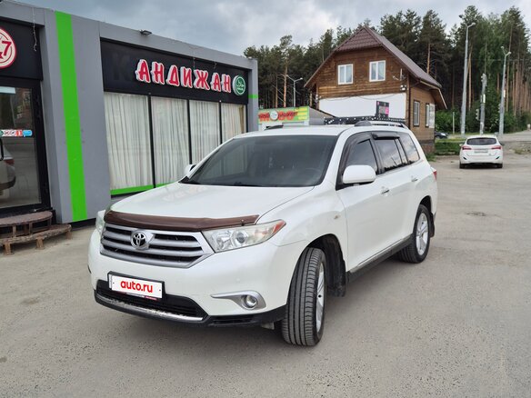 2011 Toyota Highlander II (XU40) Рестайлинг, белый, 2200000 рублей