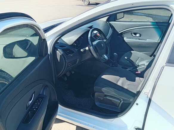 2010 Renault Fluence I, белый, 700000 рублей - вид 12