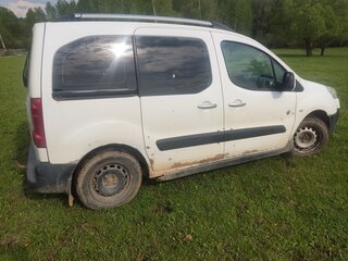 2011 Peugeot Partner II, белый, 750000 рублей, вид 2