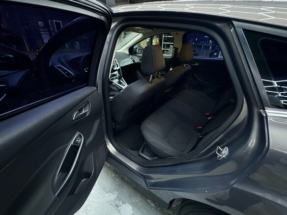 2012 Ford Focus III, серый, 750000 рублей - вид 16