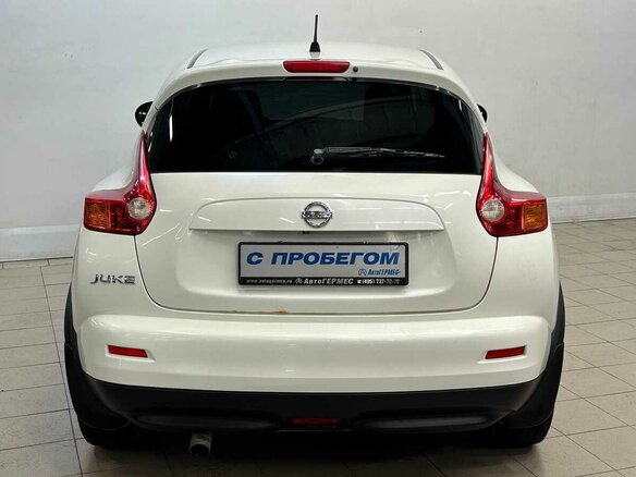2011 Nissan Juke I, белый - вид 2