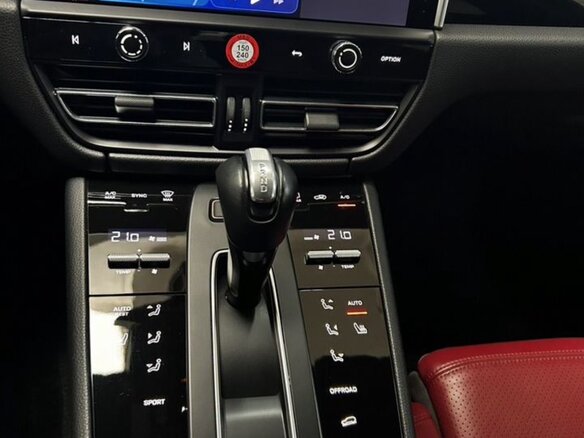 2023 Porsche Macan I Рестайлинг 2, белый, 5990000 рублей - вид 11