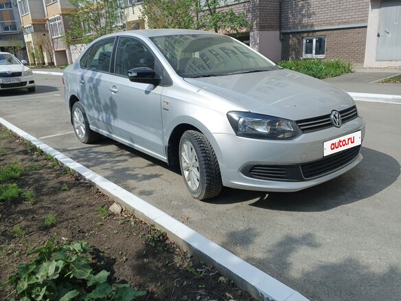 2013 Volkswagen Polo V, серебристый, 750000 рублей - вид 2