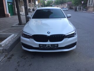 2017 BMW 5 серии 520i VII (G30/G31/G38), белый, 3300000 рублей, вид 1
