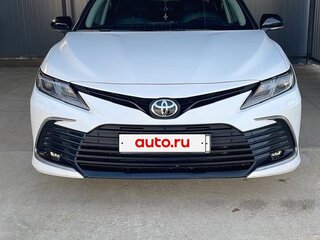 2021 Toyota Camry VIII (XV70) Рестайлинг, белый, 1799999 рублей, вид 4