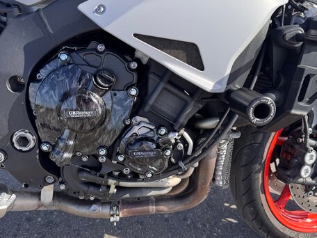 2020 Yamaha MT-10, серебристый, 1055354 рублей, вид 4