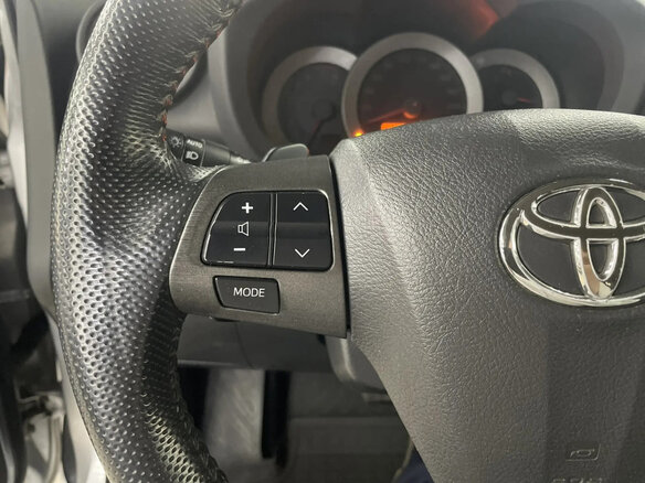 2010 Toyota RAV4 III (XA30), серебристый - вид 11