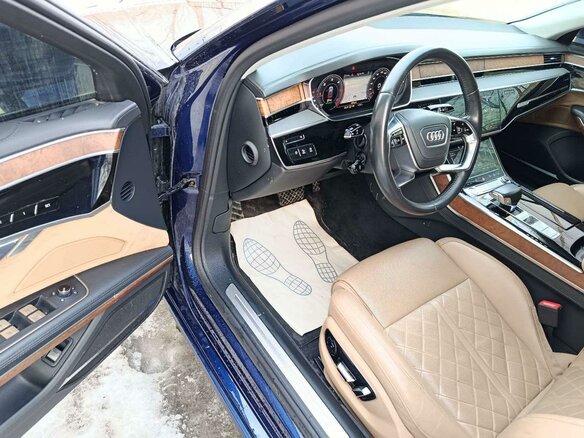 2018 Audi A8 Long 50 TDI IV (D5), синий, 4032000 рублей - вид 7