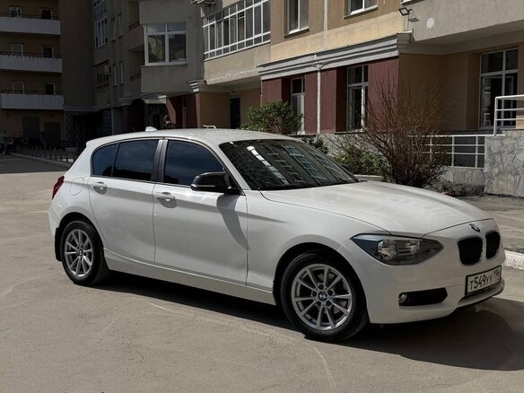 2013 BMW 1 серии 116i II (F20/F21), белый, 1090000 рублей - вид 2