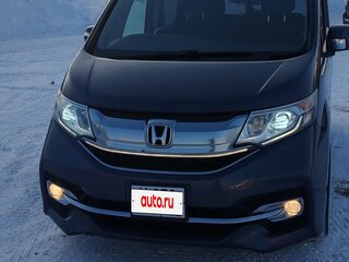 2016 Honda Stepwgn Spada V, фиолетовый, 1700000 рублей, вид 2