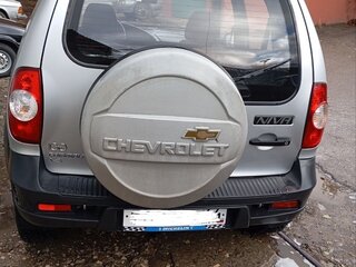 2011 Chevrolet Niva I Рестайлинг, серебристый, 510000 рублей, вид 4