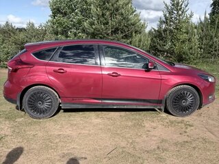2016 Ford Focus III Рестайлинг, красный, 1050000 рублей, вид 4