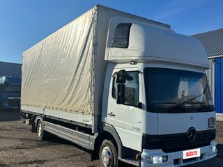 2002 Mercedes-Benz Atego, белый, 2200000 рублей, вид 2