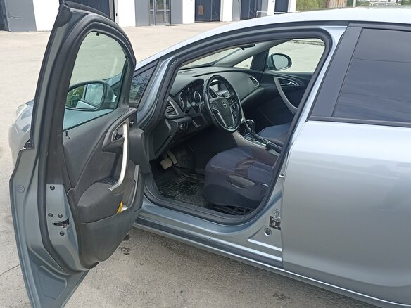 2011 Opel Astra J, серебристый, 575000 рублей - вид 8