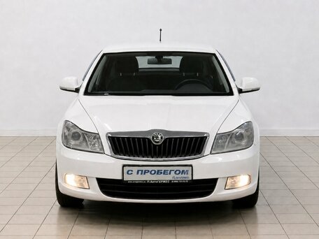 2012 Skoda Octavia II (A5) Рестайлинг, белый, 650000 рублей, вид 2