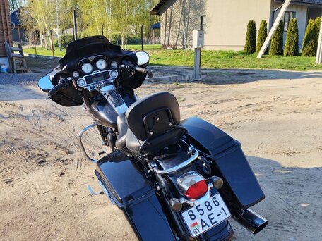 2007 Harley-Davidson Street Glide, чёрный, 594334 рублей, вид 2