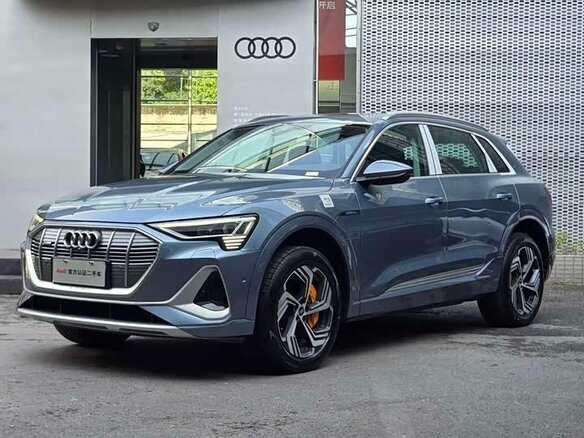 2026 Audi Q2 L e-tron I Рестайлинг, голубой, 4999666 рублей