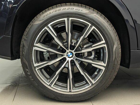 2025 BMW X5 40i IV (G05/G18) Рестайлинг, чёрный, 14450000 рублей - вид 4