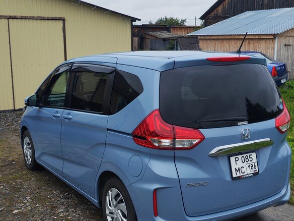 2020 Honda Freed II Рестайлинг, синий, 1700000 рублей - вид 2