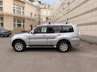 2010 Mitsubishi Pajero IV, серый, 1700000 рублей, вид 2