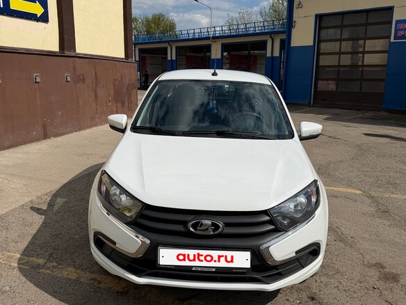 2024 Lada (ВАЗ) Granta I Рестайлинг, белый, 750000 рублей - вид 2