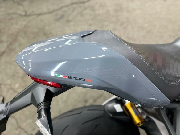 2017 Ducati Monster 1200, серый, 1220000 рублей - вид 15