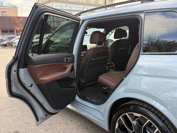 2023 BMW X7 40d I (G07) Рестайлинг, чёрный - вид 9