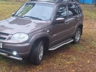 2017 Chevrolet Niva I Рестайлинг, коричневый, 520000 рублей, вид 1