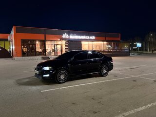 2018 Volkswagen Polo V Рестайлинг, чёрный, 1350000 рублей, вид 2