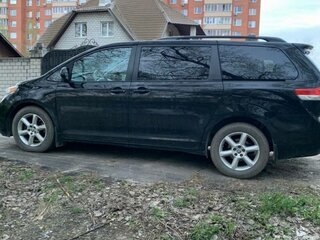 2013 Toyota Sienna III, чёрный, 2150000 рублей, вид 4