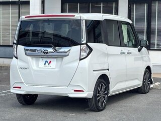 2023 Toyota Roomy I Рестайлинг, белый, 975000 рублей, вид 5