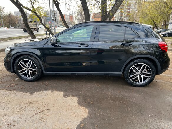 2019 Mercedes-Benz GLA 200 I (X156) Рестайлинг, чёрный, 2500000 рублей - вид 3