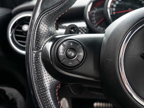 2019 Mini Hatch JCW III (F55/F56) Рестайлинг, чёрный, 3150000 рублей - вид 15