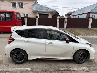 2018 Nissan Note Nismo S e-Power II Рестайлинг, белый, 1600000 рублей, вид 2