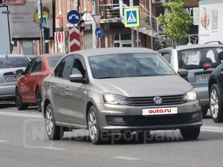 2017 Volkswagen Polo V Рестайлинг, бежевый, 1050000 рублей, вид 2