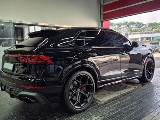 2024 Audi RS Q8 Performance I Рестайлинг, чёрный, 25600000 рублей, вид 4