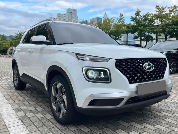 2022 Hyundai Venue I, белый, 1823000 рублей - вид 2