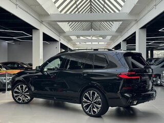 2026 BMW X7 40d I (G07) Рестайлинг, чёрный, 18190000 рублей, вид 5