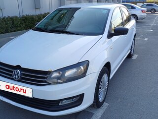 2017 Volkswagen Polo V Рестайлинг, белый, 475000 рублей, вид 4