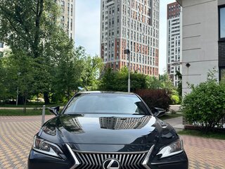 2019 Lexus ES 250 VII, чёрный, 4050000 рублей, вид 3