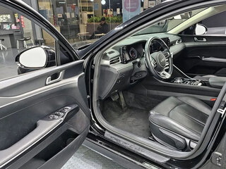 2023 Kia K5 III, чёрный, 2000000 рублей, вид 5