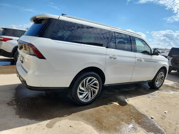 2025 Lincoln Navigator L V, белый, 12450000 рублей - вид 2