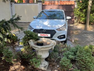 2018 Hyundai Solaris II, белый, 650000 рублей, вид 1
