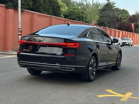 2023 Volkswagen Passat B8 Рестайлинг, чёрный, 2400000 рублей, вид 4
